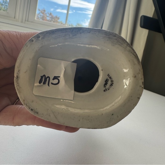 Vintage hand painted Japanese porcelain man and woman figurines - Picture 5 of 7